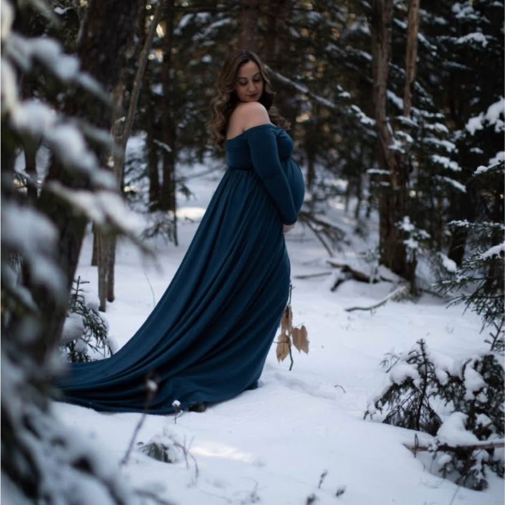 Elegant Off-Shoulder Blue Gown
